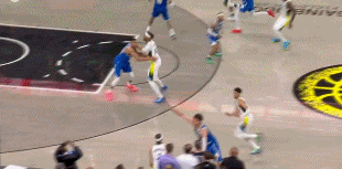 ?哈利伯顿超级3+1绝杀雄鹿瞬间：哈姆经典双手插兜抢镜?