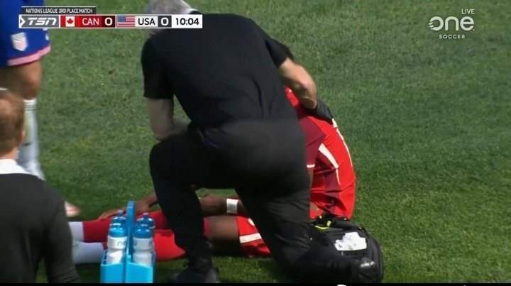 戴维斯经纪人:我与加拿大主帅马什多次谈话,将以球员康复为重