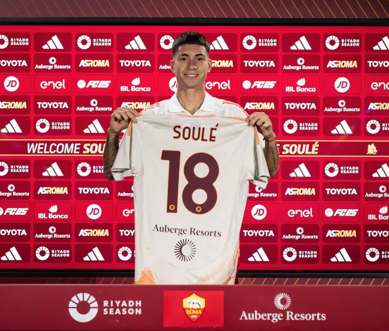 经纪人:苏莱在冬季收到11支球队的邀请,但拉涅利帮助他逐渐适应