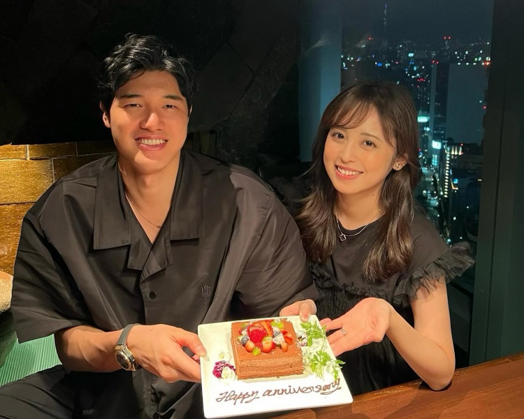 渡边雄太结束B联赛首季征程 妻子晒合照纪念:干得不错?